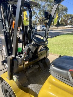 Used equipment: YALE GLP25MX