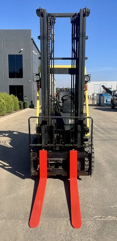 Used equipment: HYSTER H2.50TX