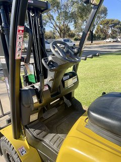 Used equipment: YALE GLP050LX