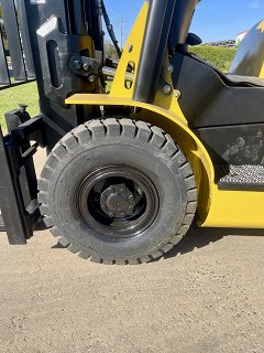 Used equipment: YALE GLP050LX