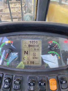 Used equipment: New Holland TH7.42 Telehandler