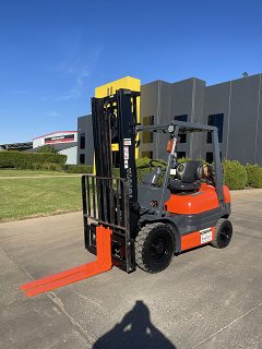 Used equipment: TOYOTA 6FG25
