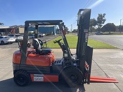 Used equipment: TOYOTA 6FG25