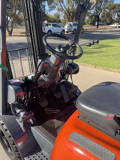 Used equipment: TOYOTA 6FG25