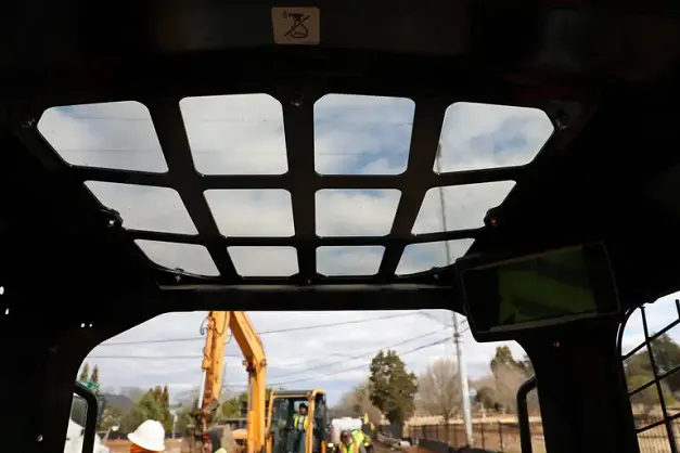Manitou 2300V Compact Loader