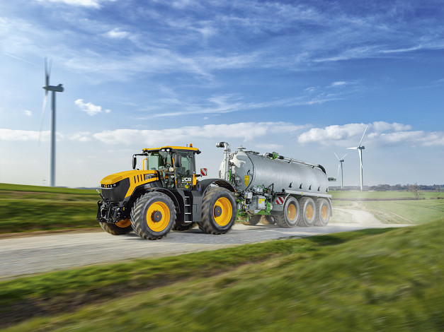 JCB 8000 Series Fastrac iCON Agricultural Tractors